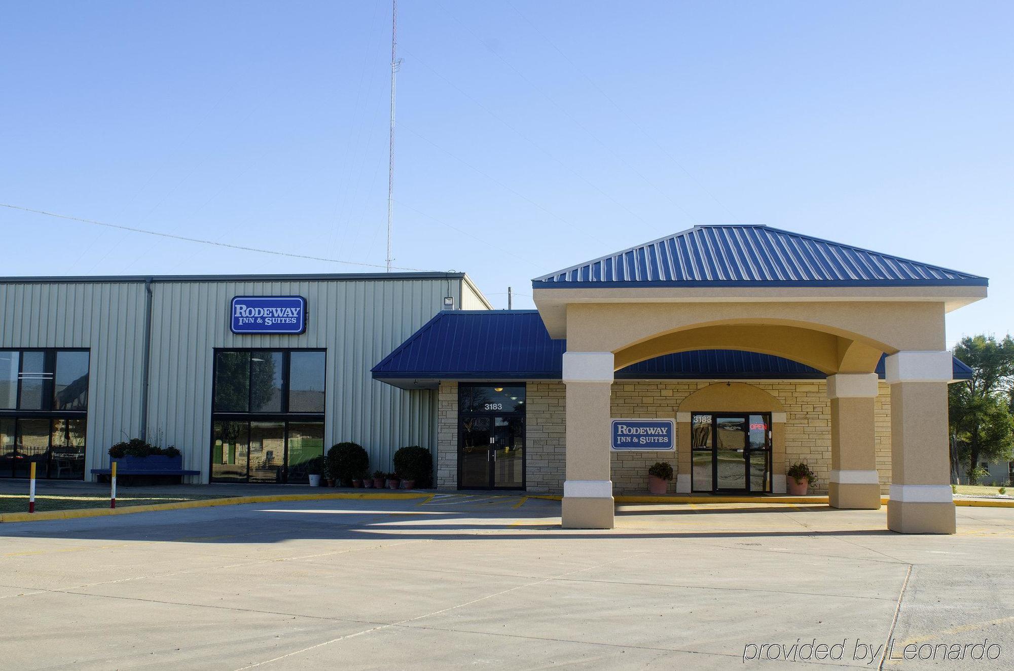 America'S Best Inn And Suites Emporia Exterior photo