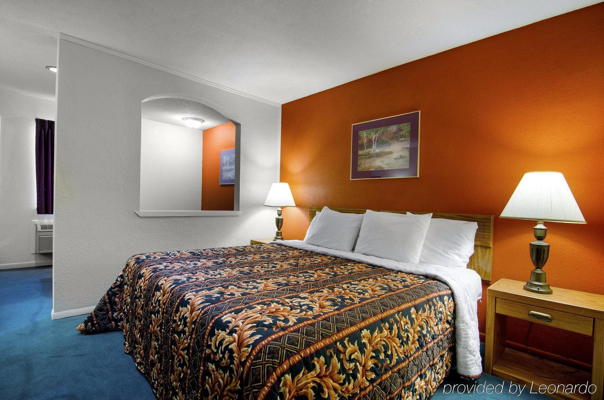America'S Best Inn And Suites Emporia Exterior photo