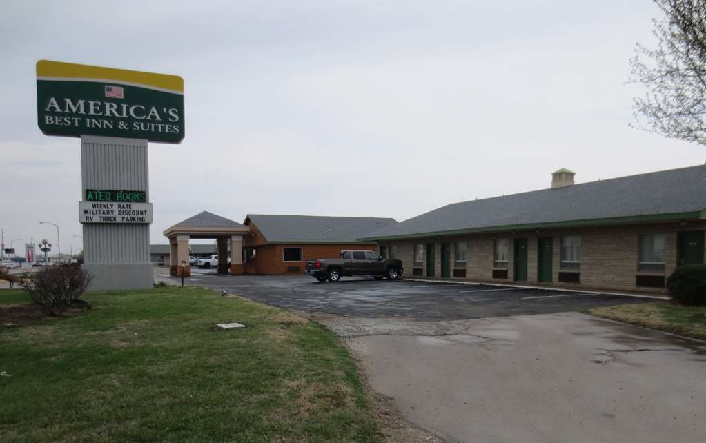 America'S Best Inn And Suites Emporia Exterior photo