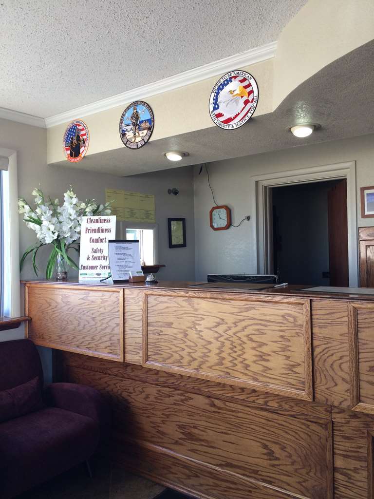 America'S Best Inn And Suites Emporia Interior photo